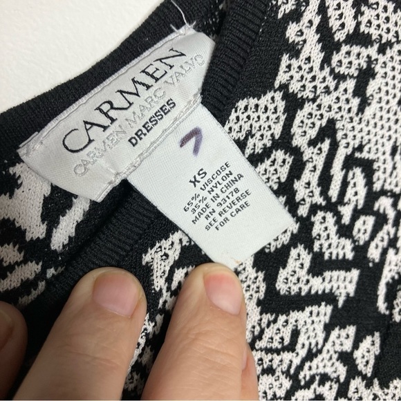 Carmen Marc Valvo fitted knit dress size XS - Picture 3 of 5